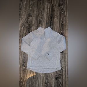 Women’s North Face Quarter Zip never worn